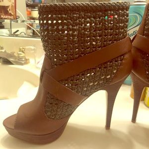 Sexy & Unique platform bootie by Steven